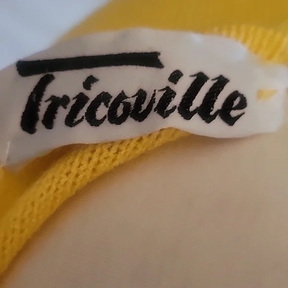 Elegant Yellow Knit Dress - Picture 2 of 4